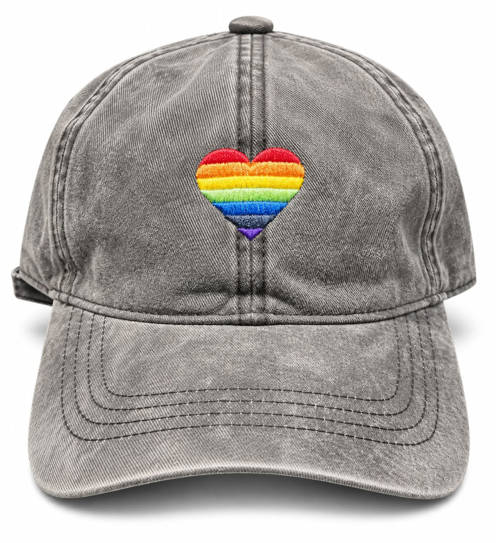 GORRA GRIS CON CORAZON ARCOIRIS