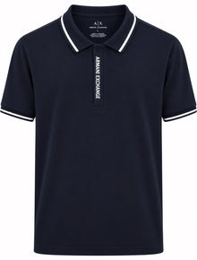 PLAYERA CABALLERO ARMANI EXCHANGE POLO AZUL NAVI, CIPER CON LOGO BLANCO Y LINEA EN EL CUELLO