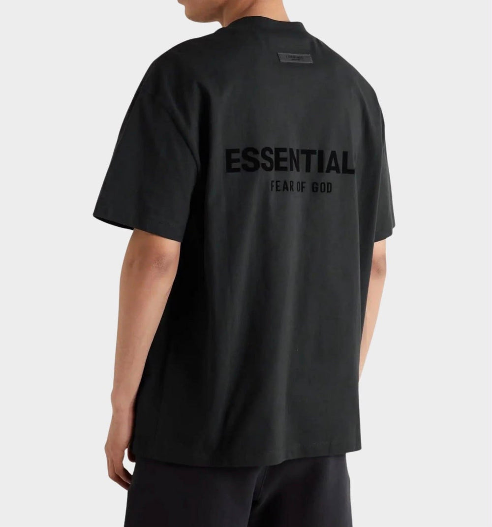 PLAYERA CABALLERO ESSENTIALS CUELLO REDONDO NEGRO